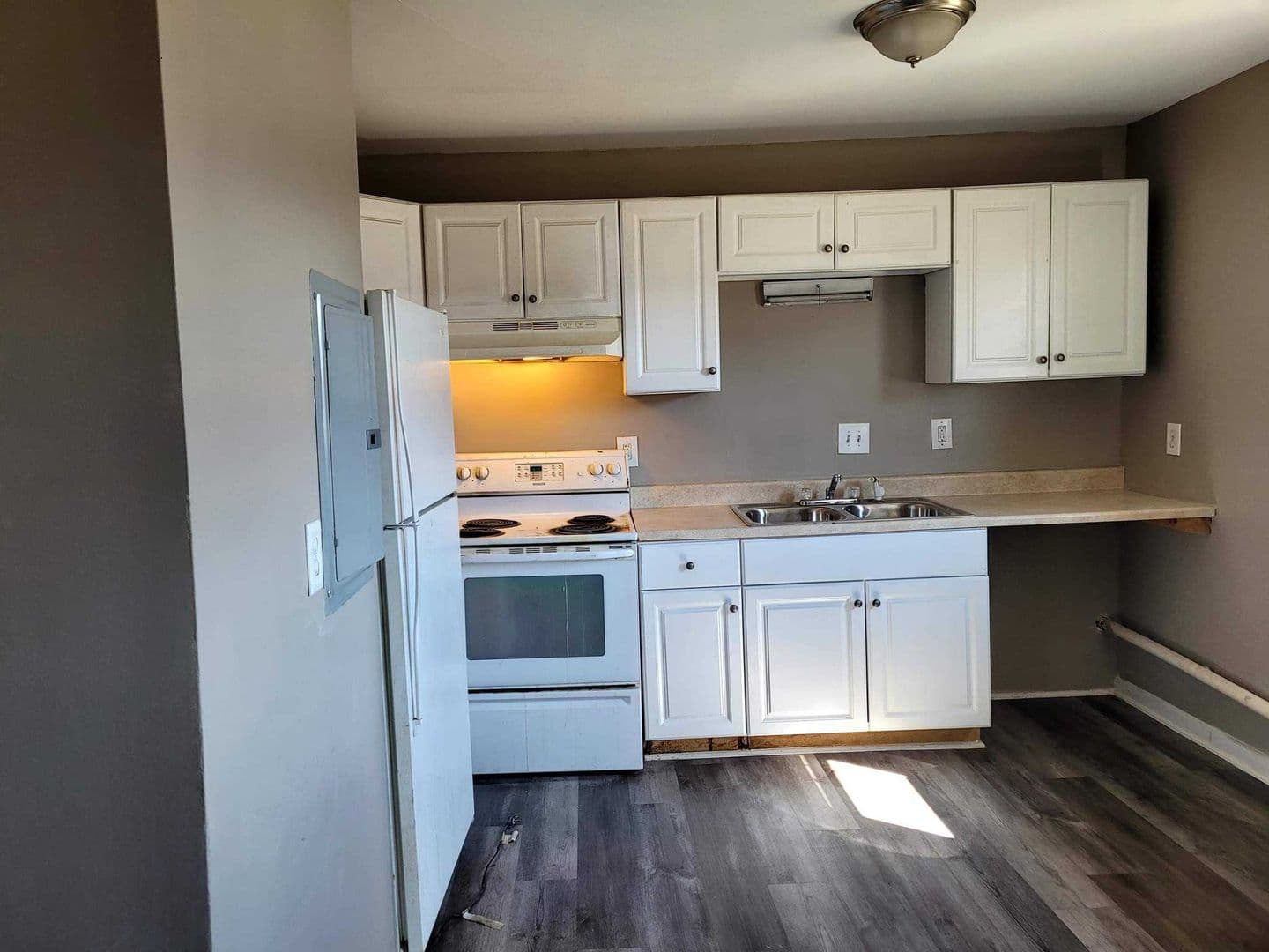 Indianapolis Apartment: 6059 Dickson Rd