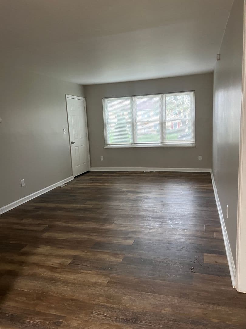 Indianapolis Apartment: 6059 Dickson Rd
