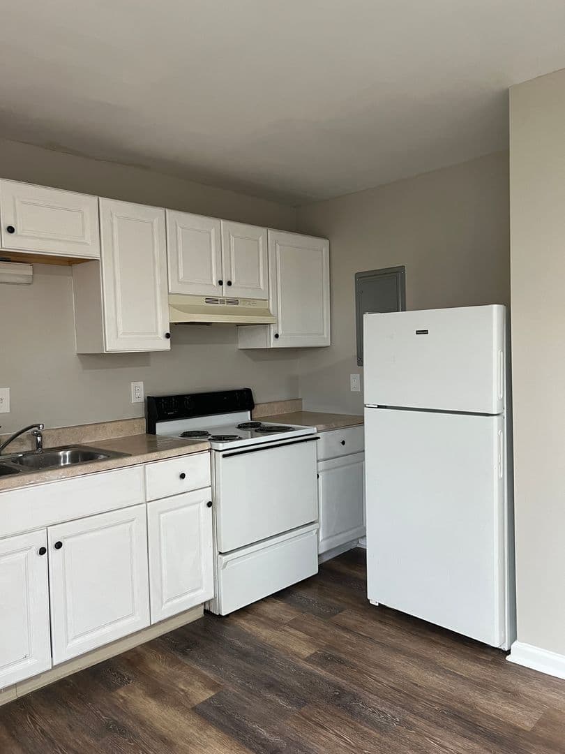 Indianapolis Apartment: 6059 Dickson Rd