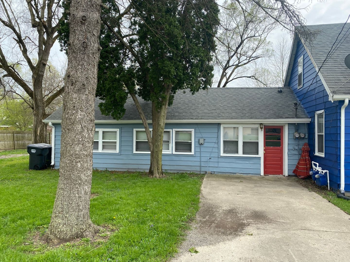 Anderson Apartment: 233 W School Street