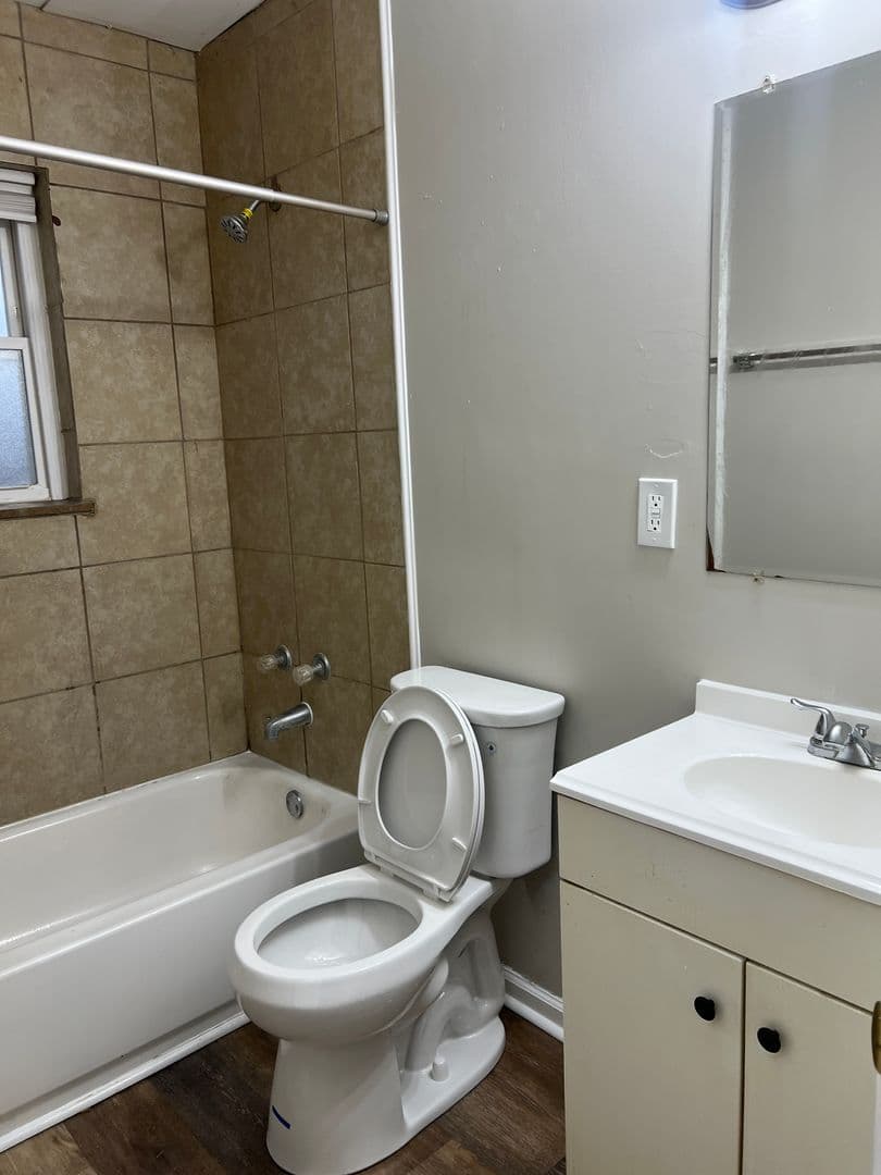 Indianapolis Apartment: 6059 Dickson Rd