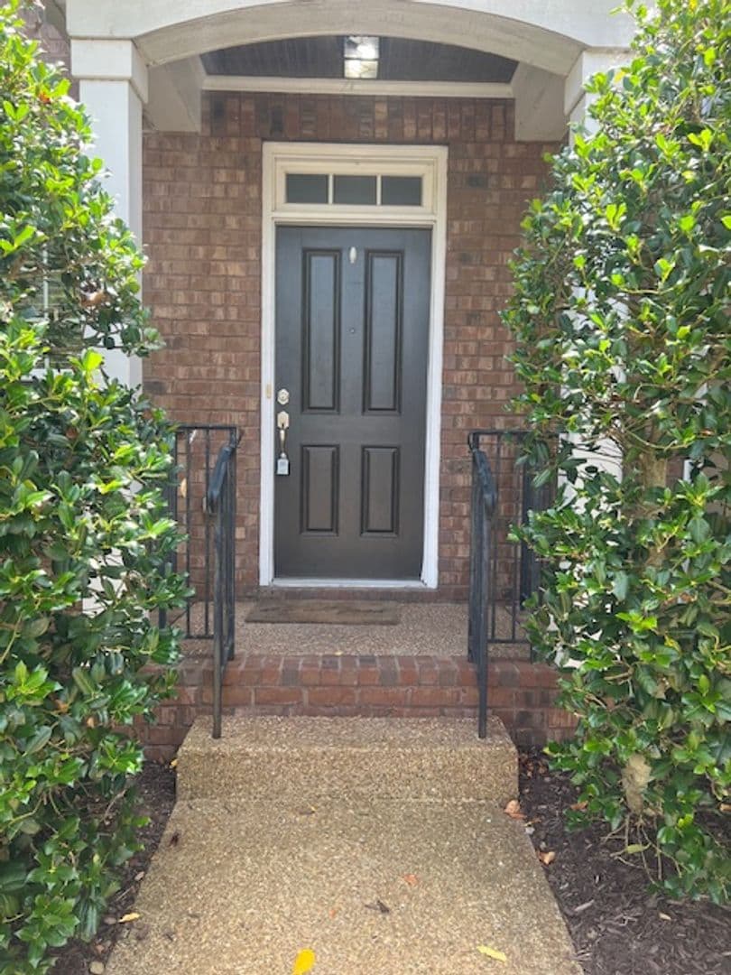 Nashville House: 8915 Sunnyfield Way