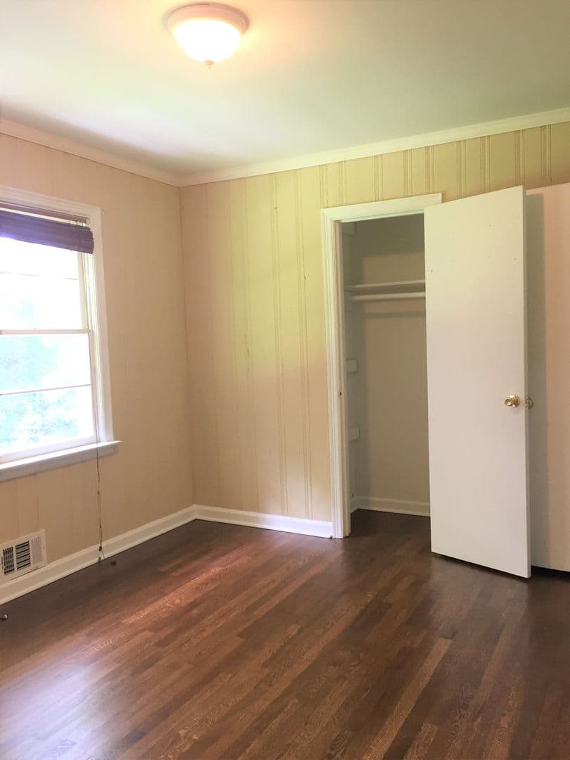Smyrna House: 910 Cherokee Trail