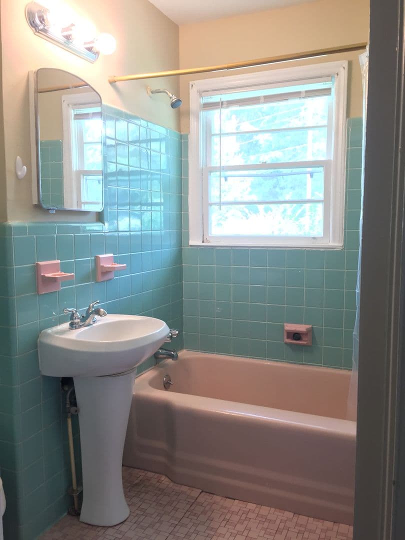 Smyrna House: 910 Cherokee Trail