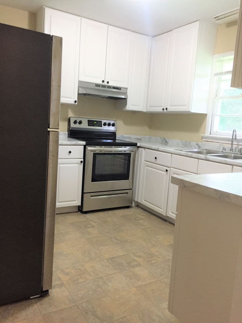 Smyrna House: 910 Cherokee Trail