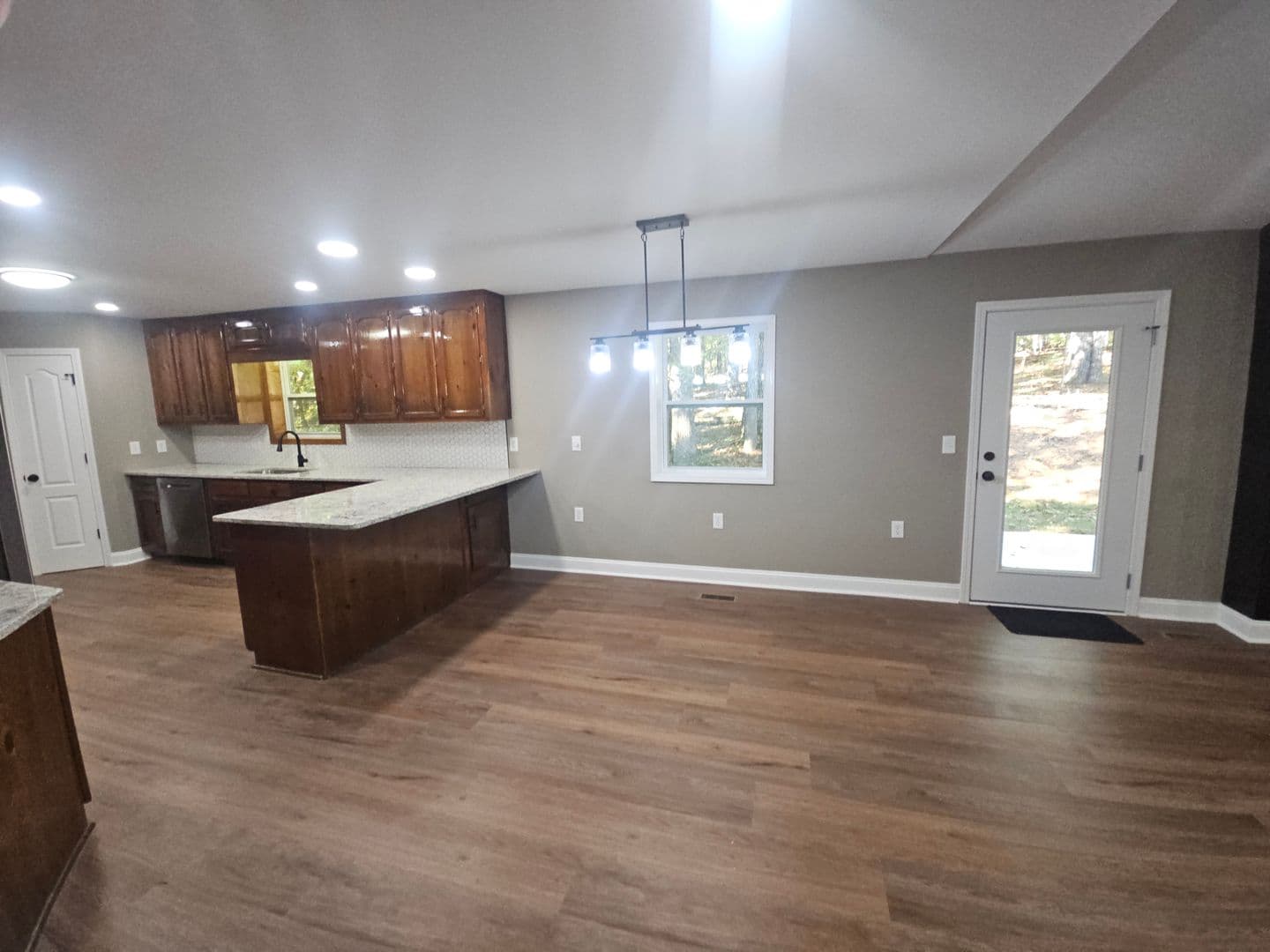 Villa Rica House: 2513 N Carroll Ct