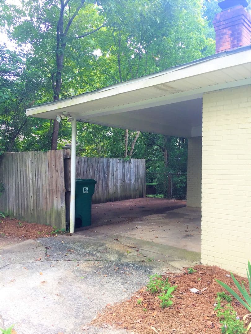 Smyrna House: 910 Cherokee Trail