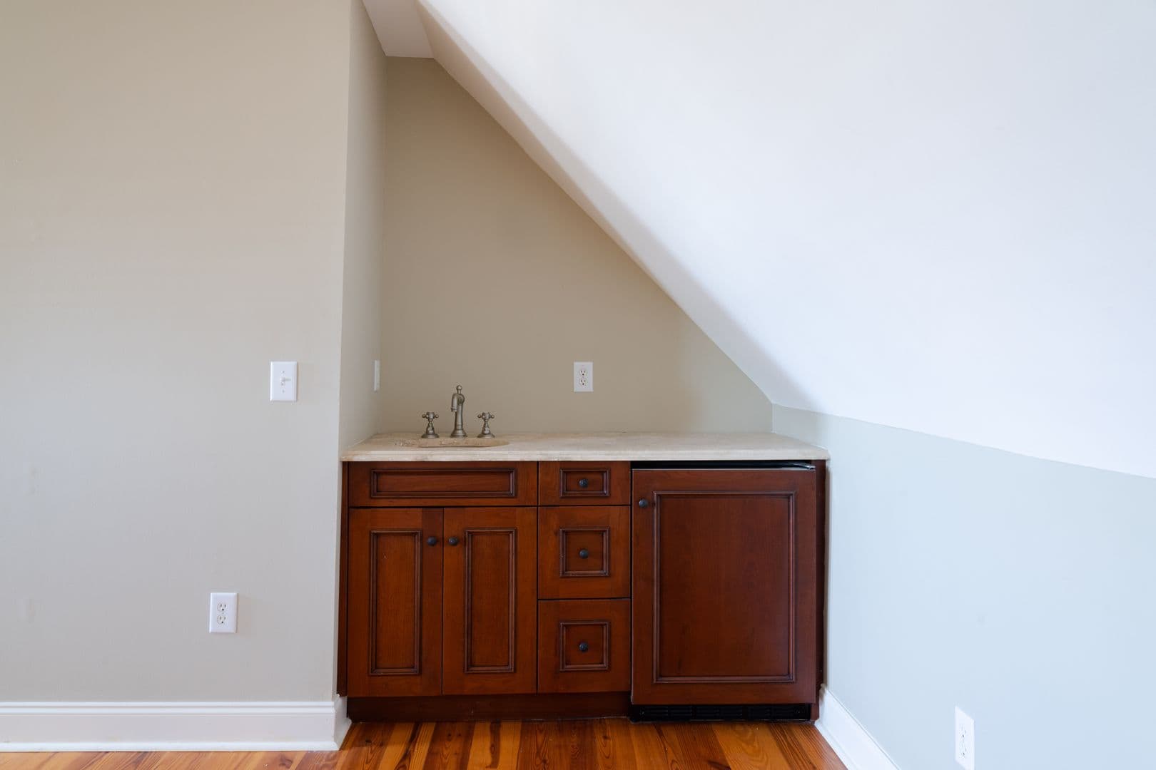 Charleston House: 15 Horlbeck Alley