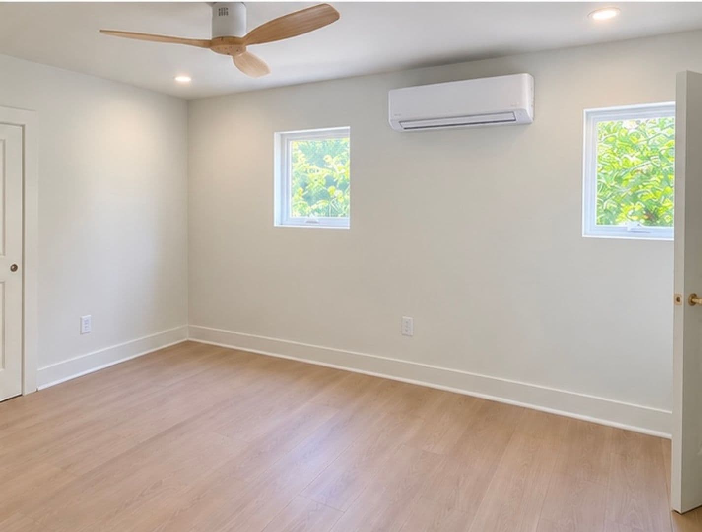 North Charleston Apartment: 1907 Success Street