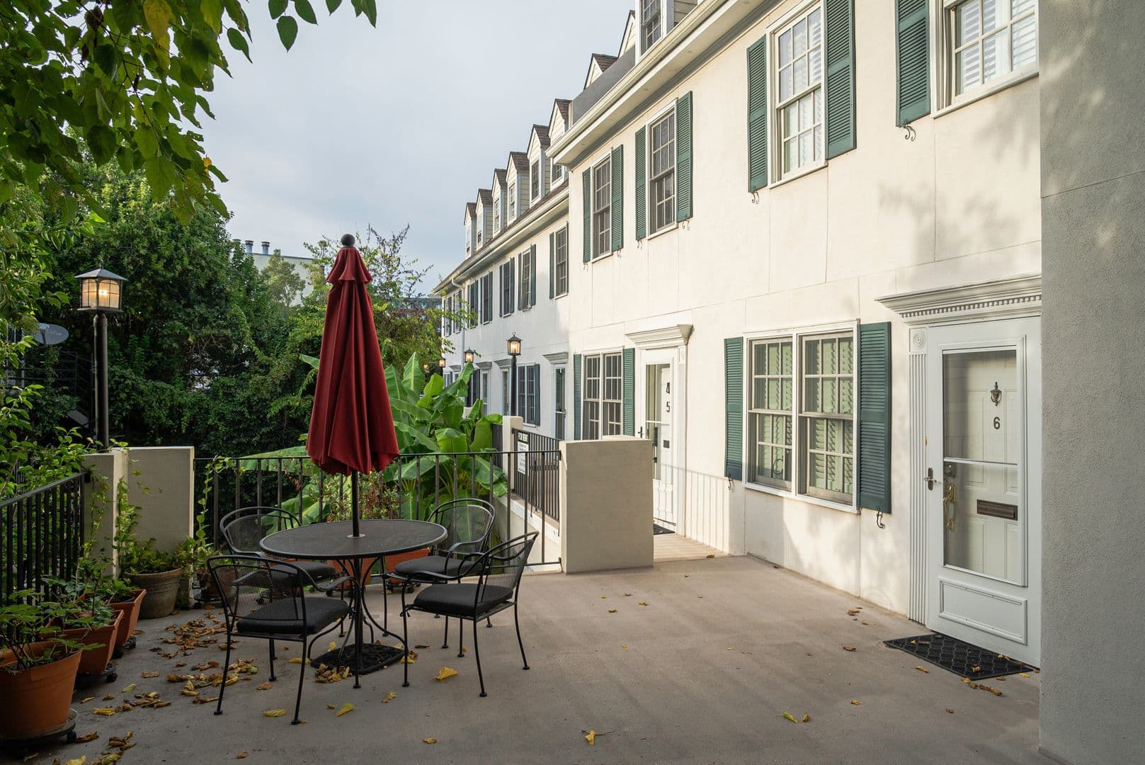 Charleston House: 15 Horlbeck Alley