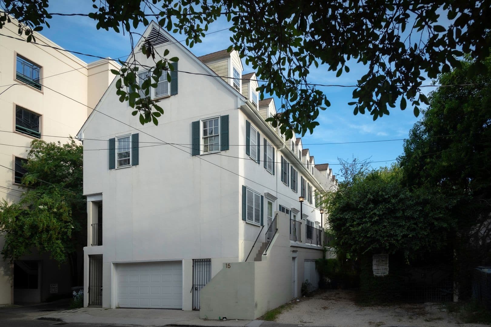 Charleston House: 15 Horlbeck Alley