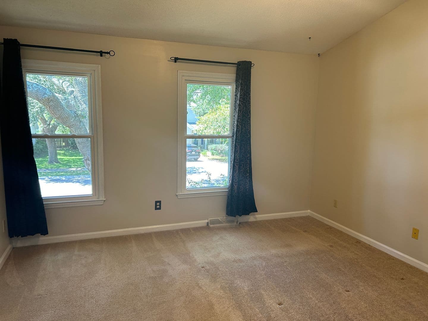 Charleston House: 940 Portabella Drive