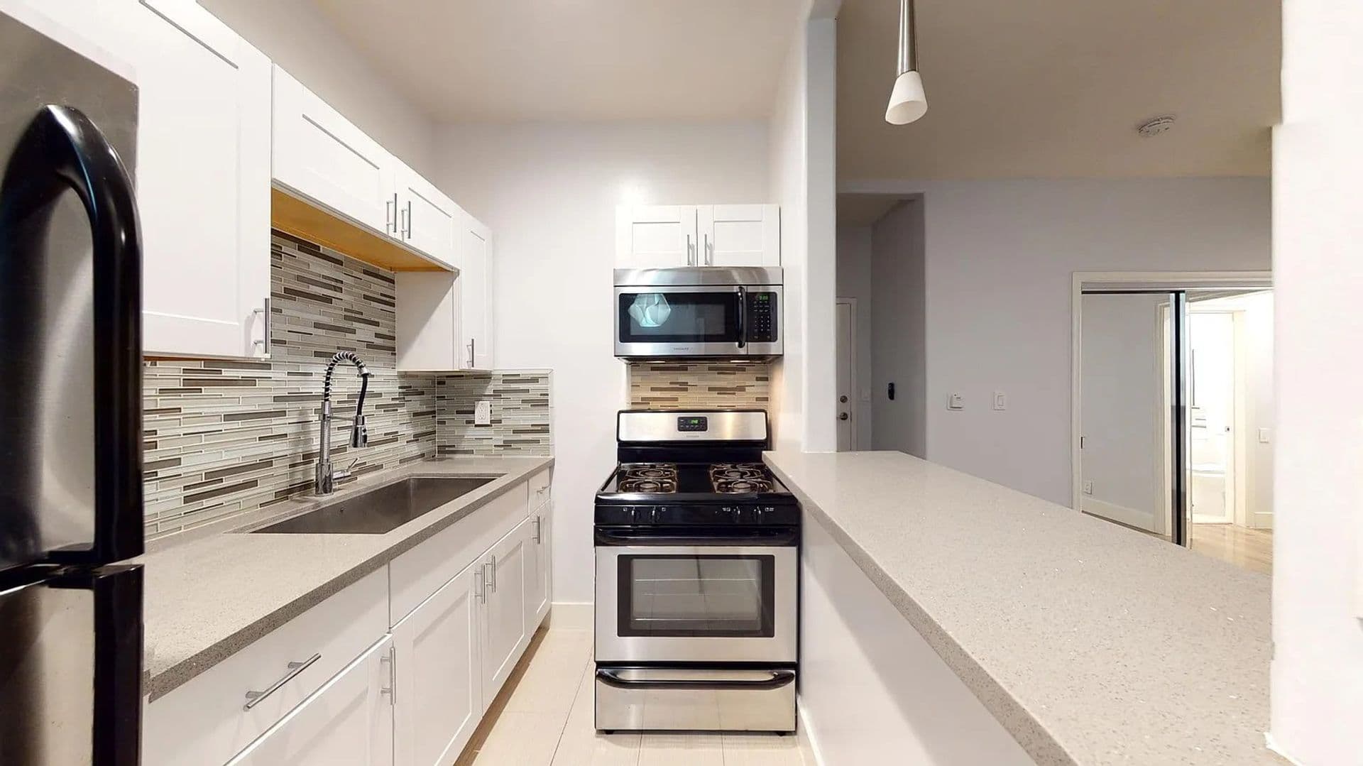 Los Angeles Apartment: 250 S Kenmore Ave