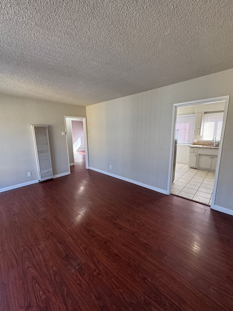 Los Angeles Apartment: 1935 & 1939 Obama Blvd.