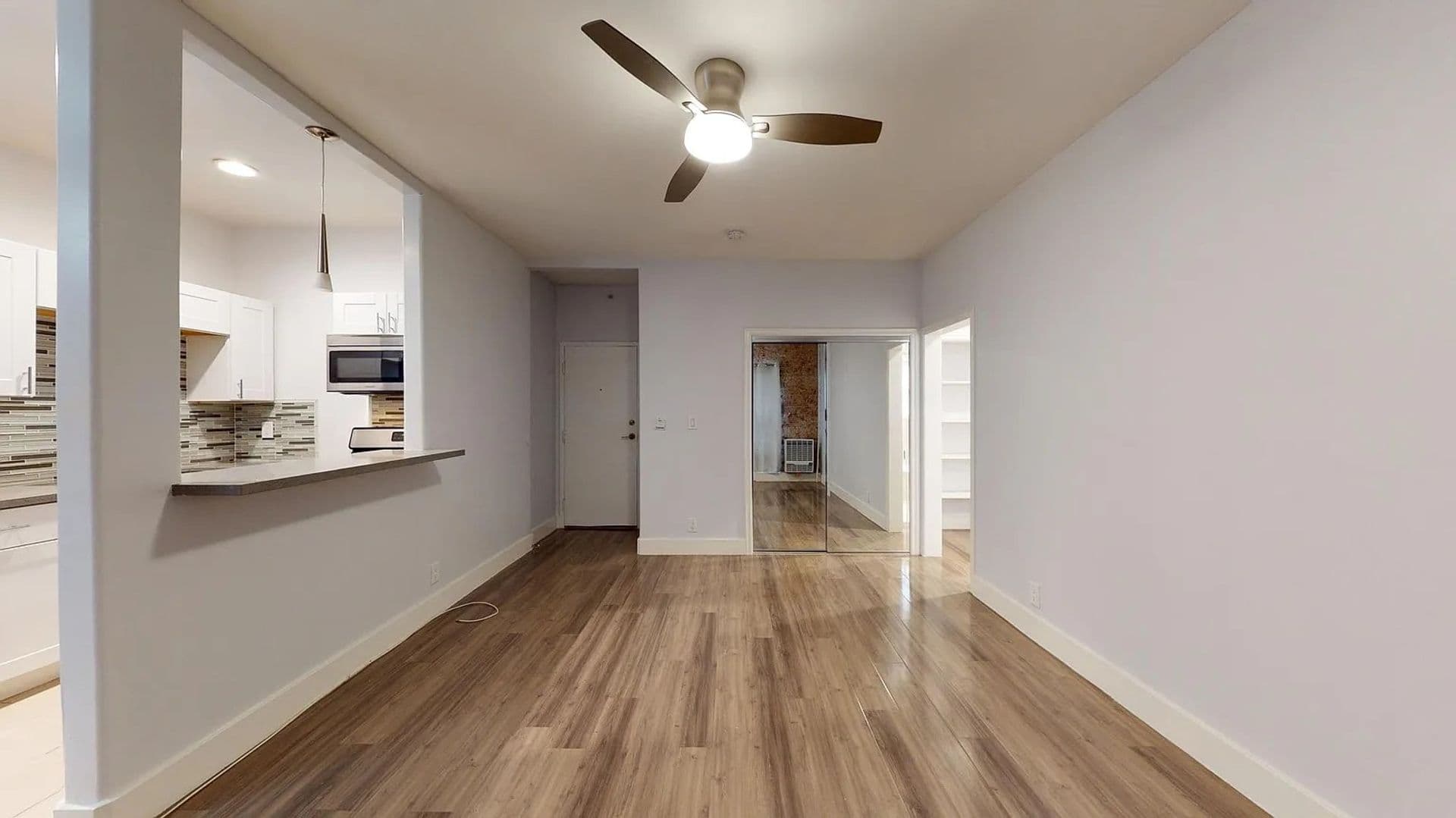 Los Angeles Apartment: 250 S Kenmore Ave