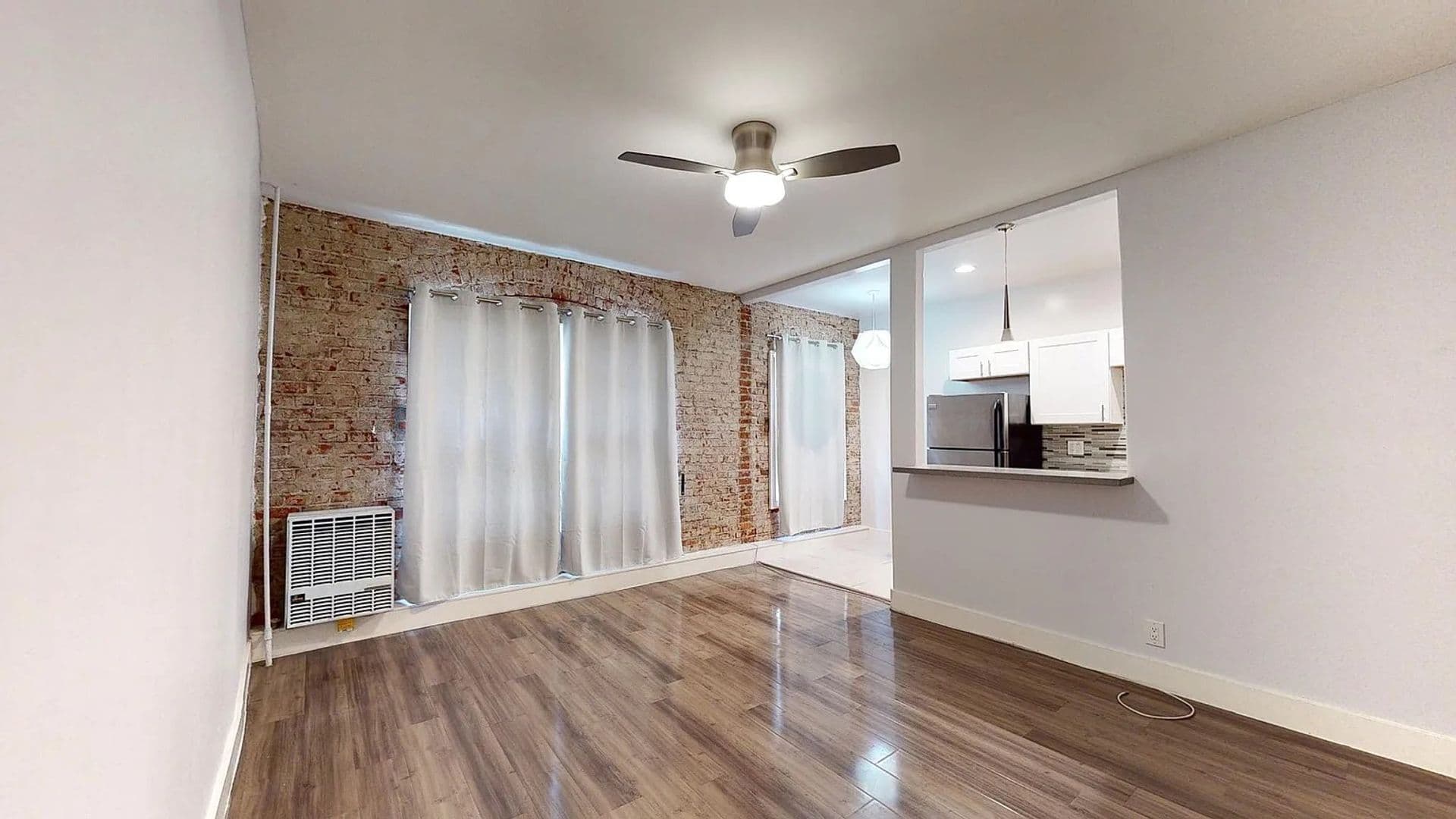 Los Angeles Apartment: 250 S Kenmore Ave