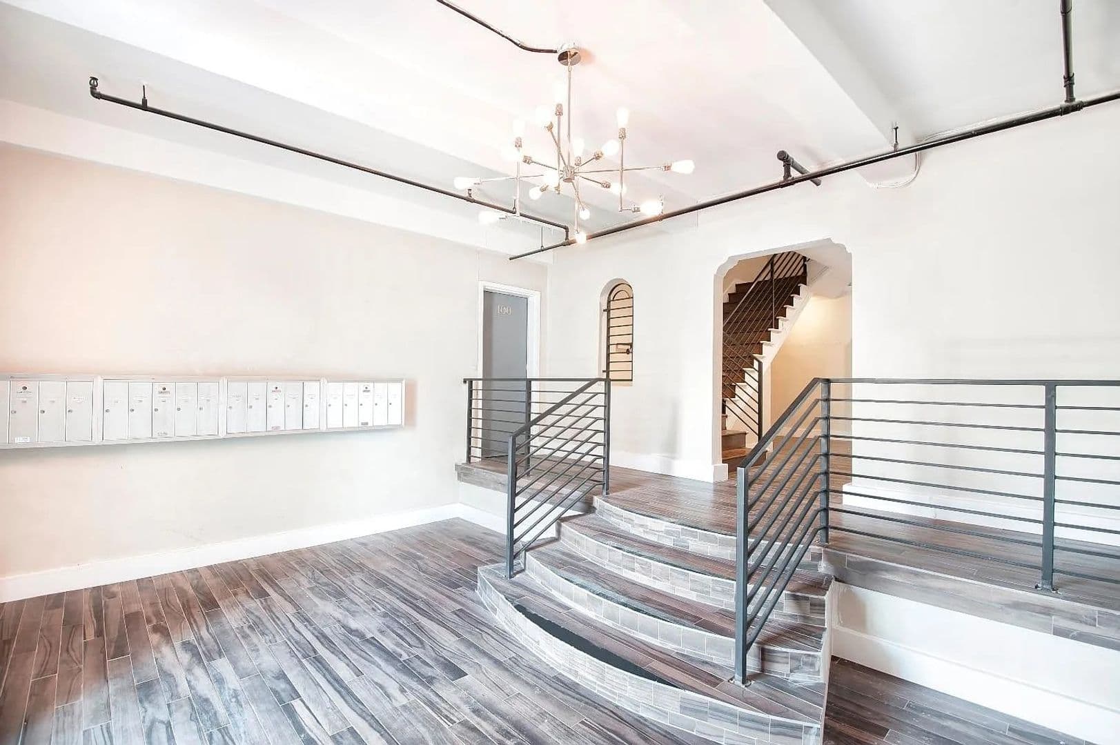 Los Angeles Apartment: 250 S Kenmore Ave