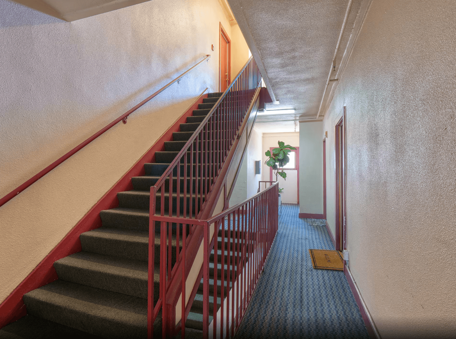 Los Angeles Apartment: 672 N Kenmore Ave