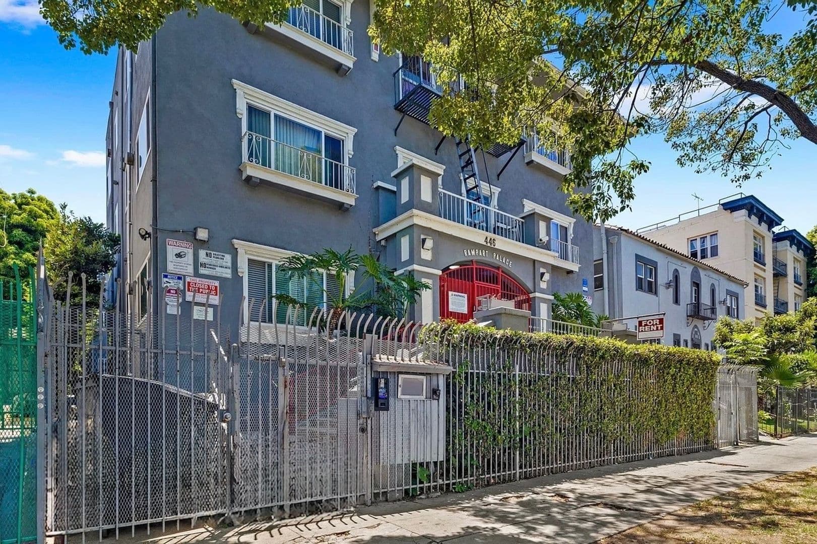 Los Angeles Apartment: 446 S Rampart Blvd