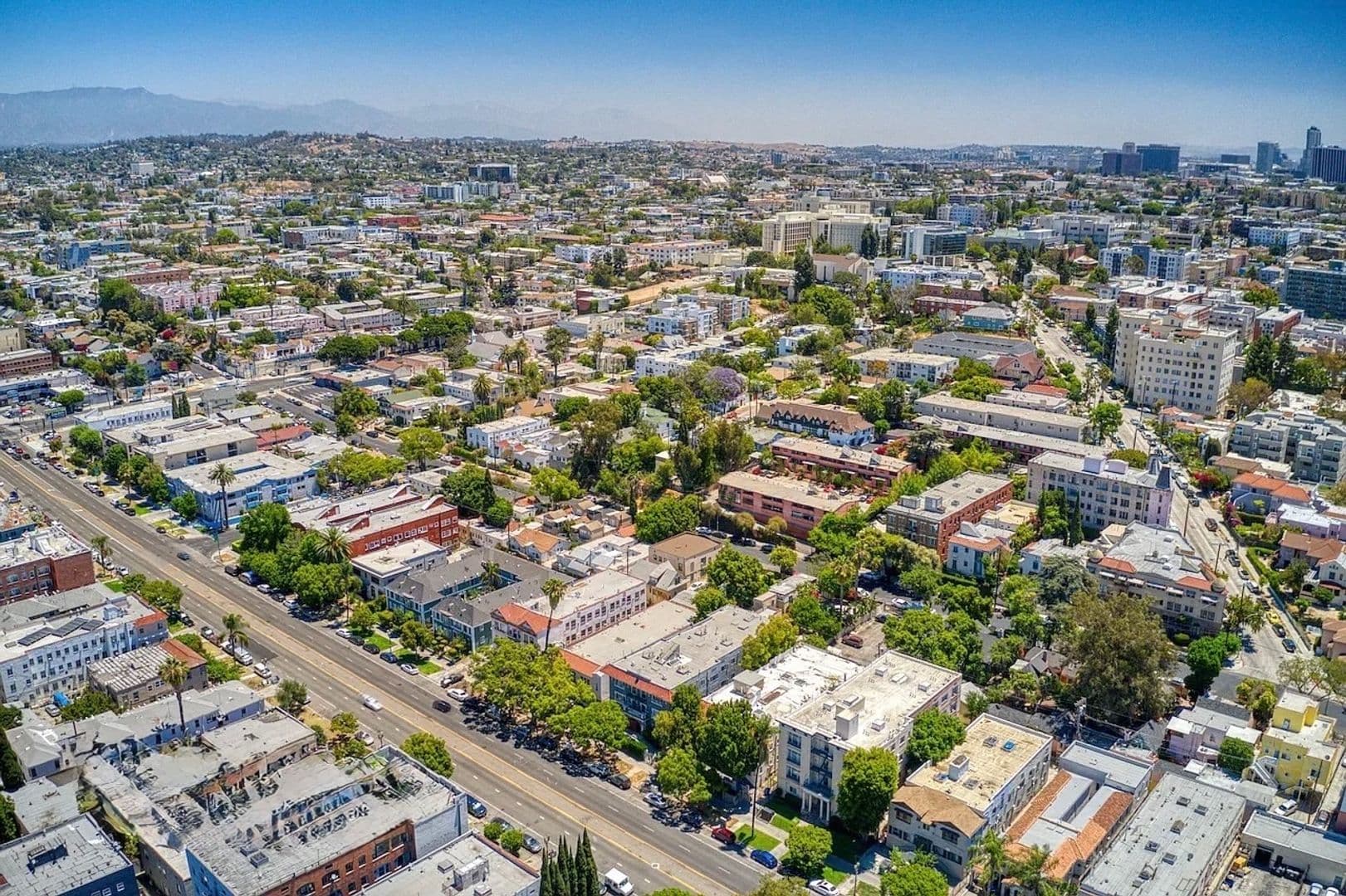 Los Angeles Apartment: 446 S Rampart Blvd