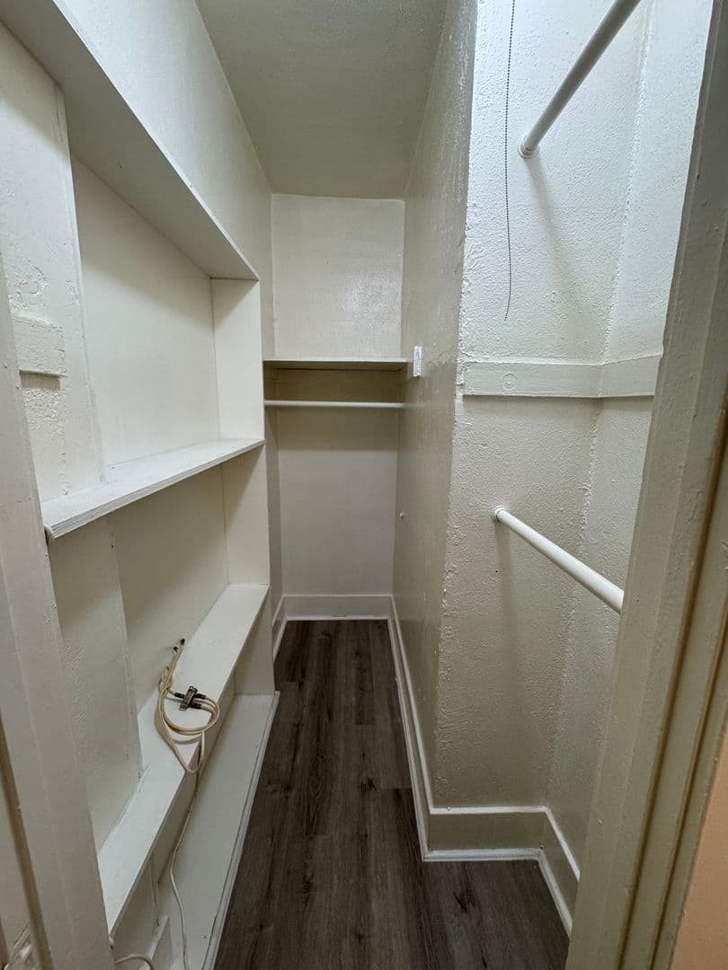 Los Angeles Apartment: 446 S Rampart Blvd