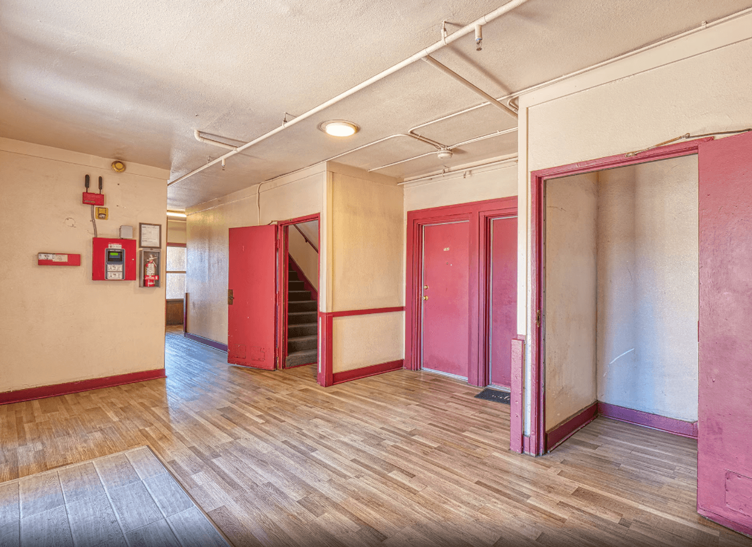Los Angeles Apartment: 672 N Kenmore Ave
