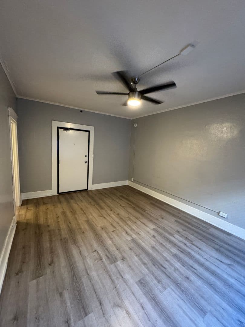 Los Angeles Apartment: 446 S Rampart Blvd