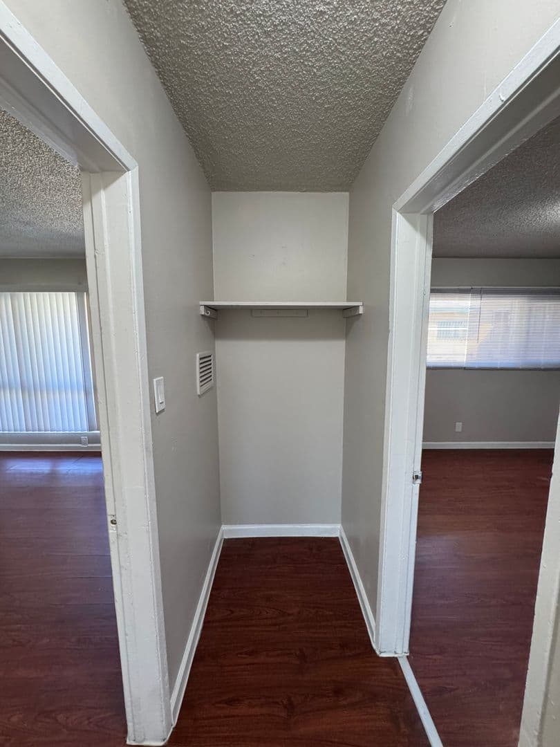 Los Angeles Apartment: 1935 & 1939 Obama Blvd.