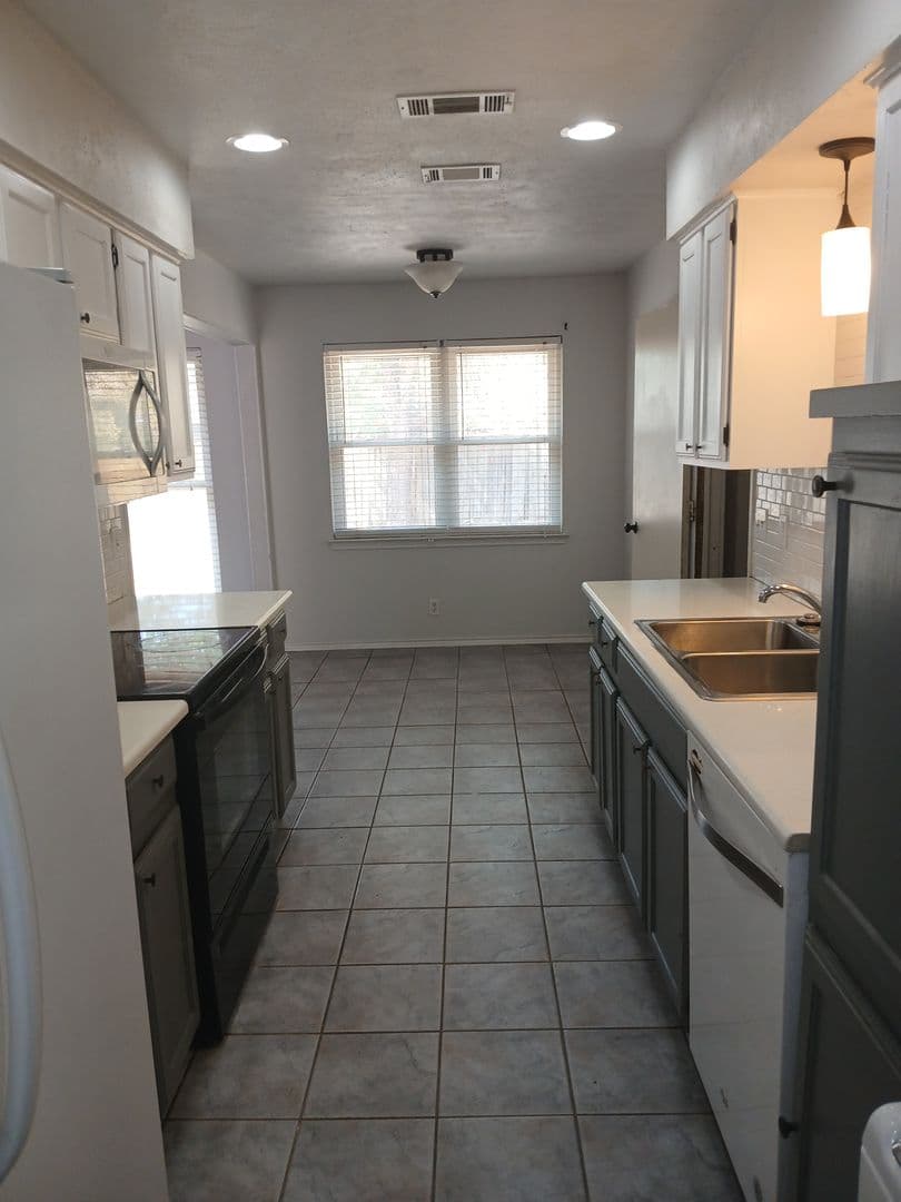 Denton House: 809 Audra