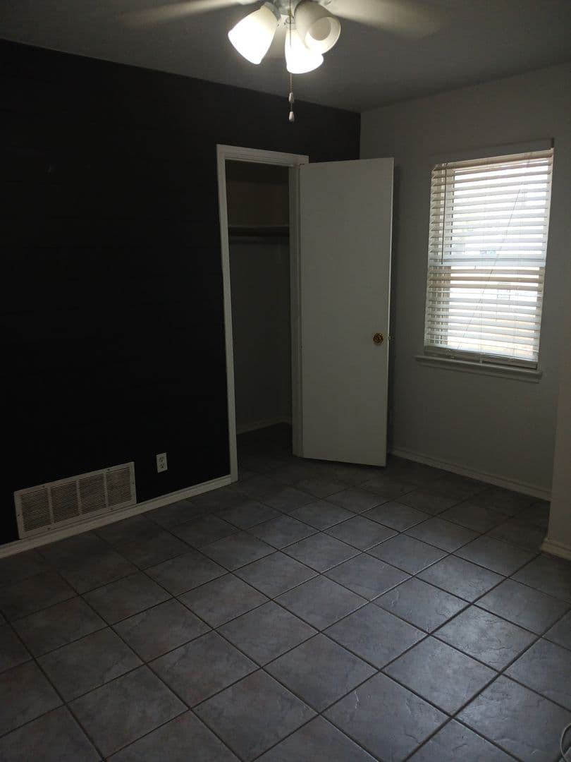 Denton House: 809 Audra