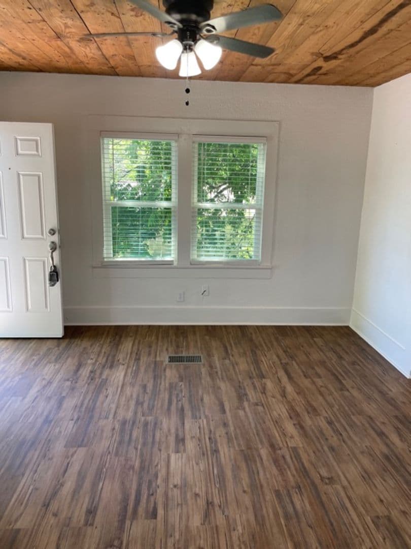 Denison House: 913 West Crawford St. B