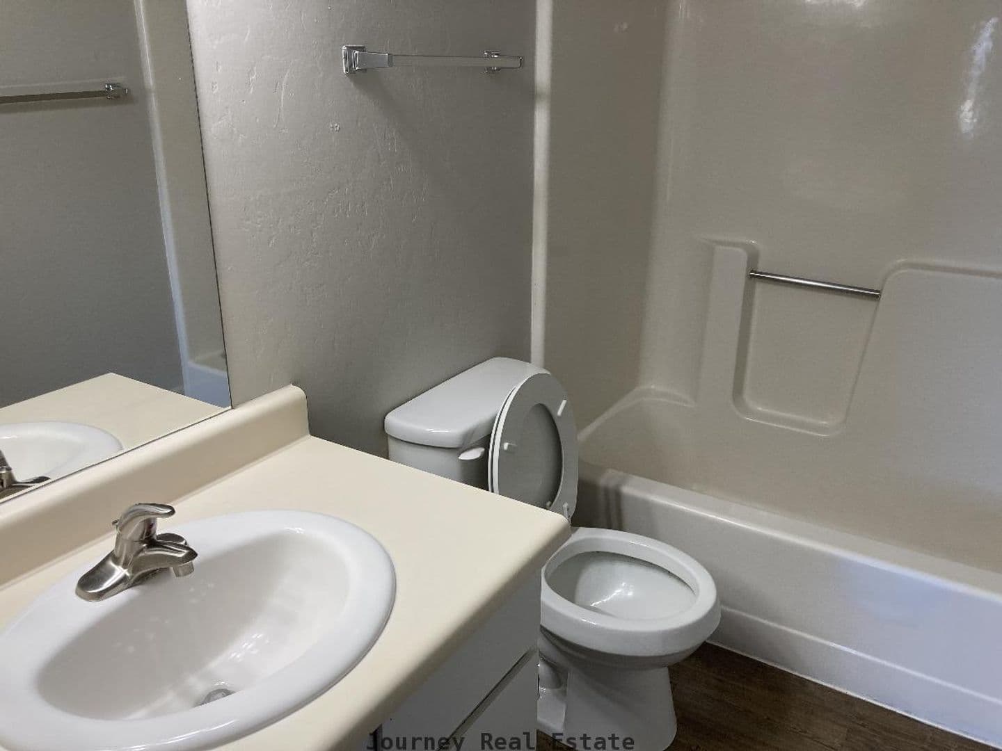 Prescott Apartment: 337 Robinson Dr