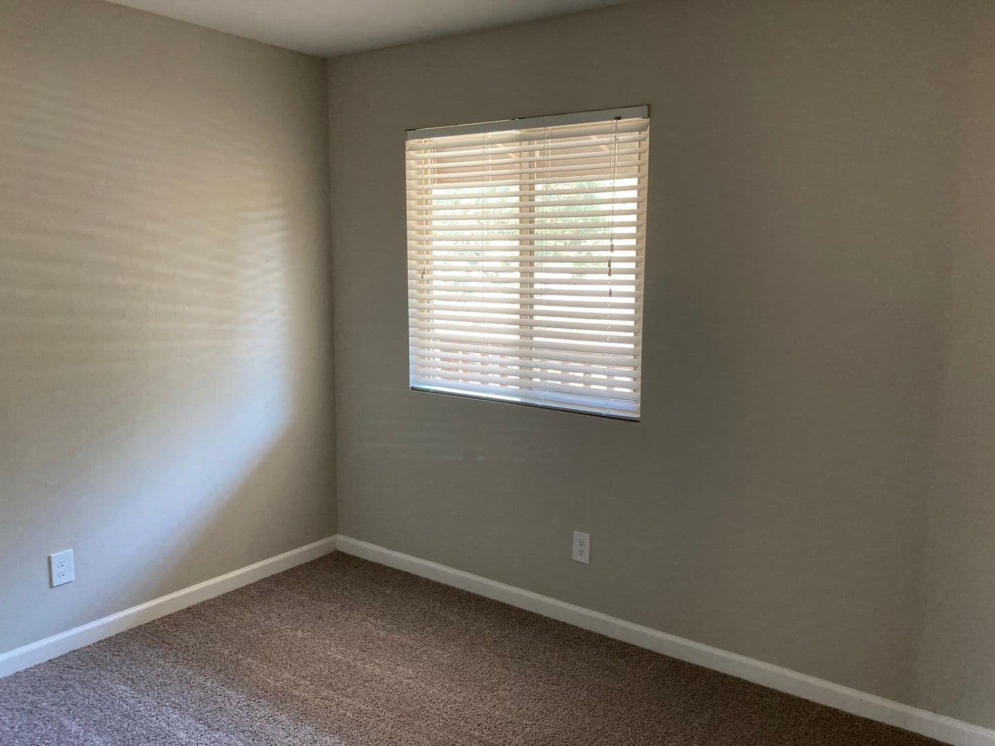 Prescott Apartment: 337 Robinson Dr