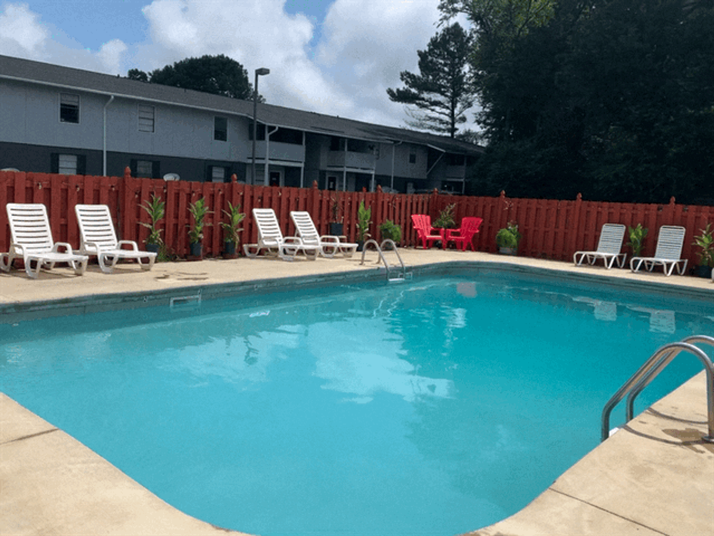 Madison Apartment: 4425 Sullivan Street
