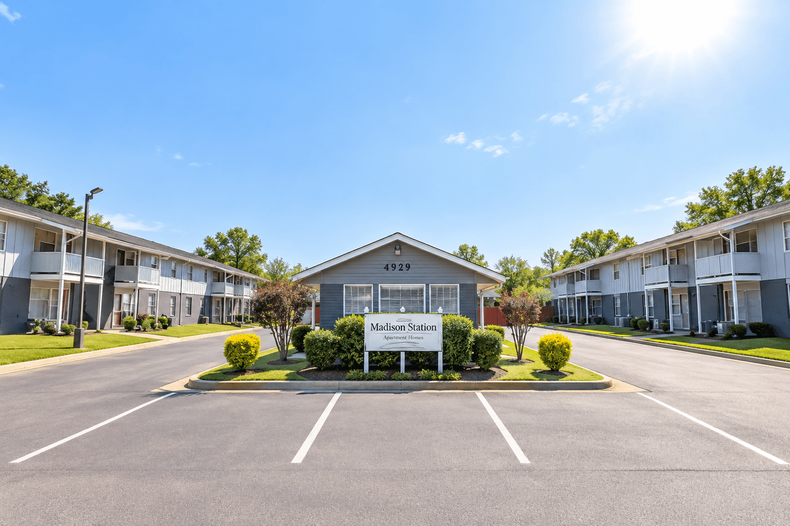 Madison Apartment: 4425 Sullivan Street