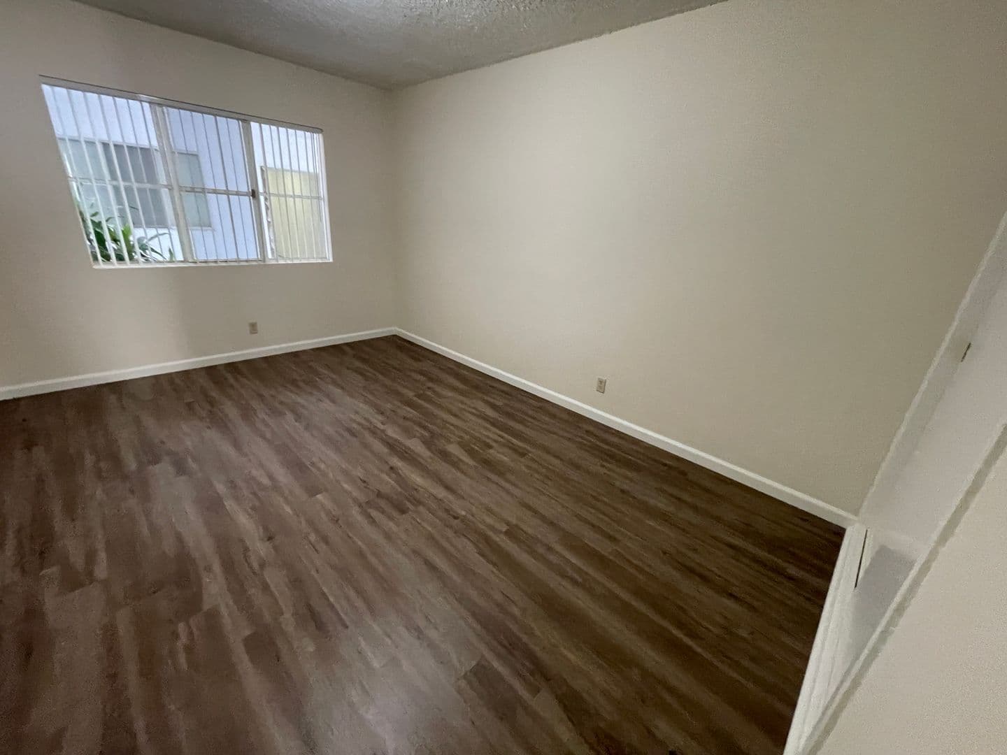 Glendale Apartment: 365 W. Doran St.