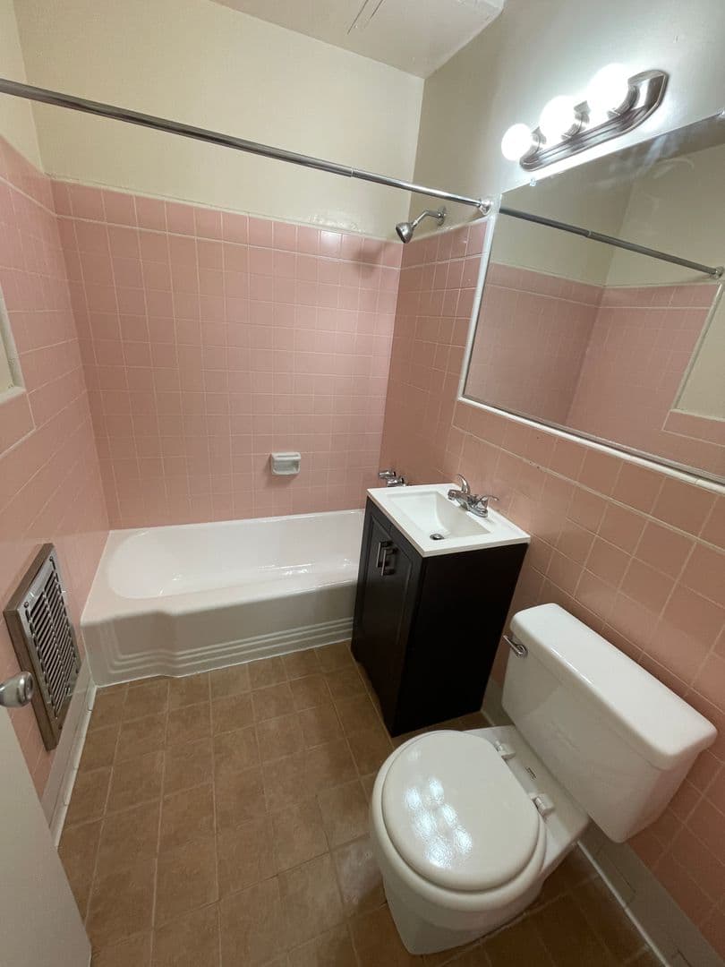 Glendale Apartment: 365 W. Doran St.