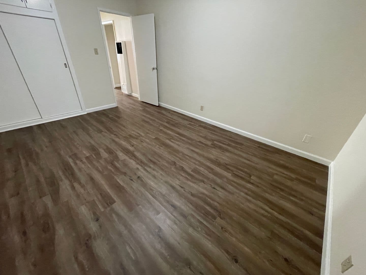 Glendale Apartment: 365 W. Doran St.