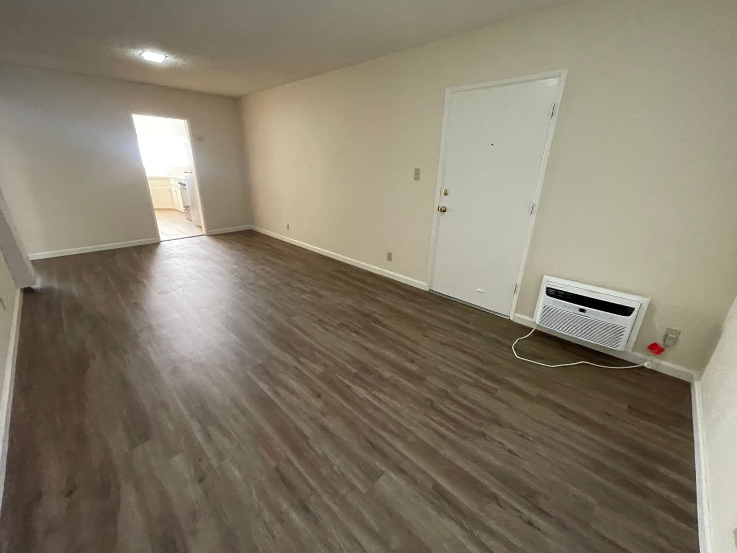 Glendale Apartment: 365 W. Doran St.
