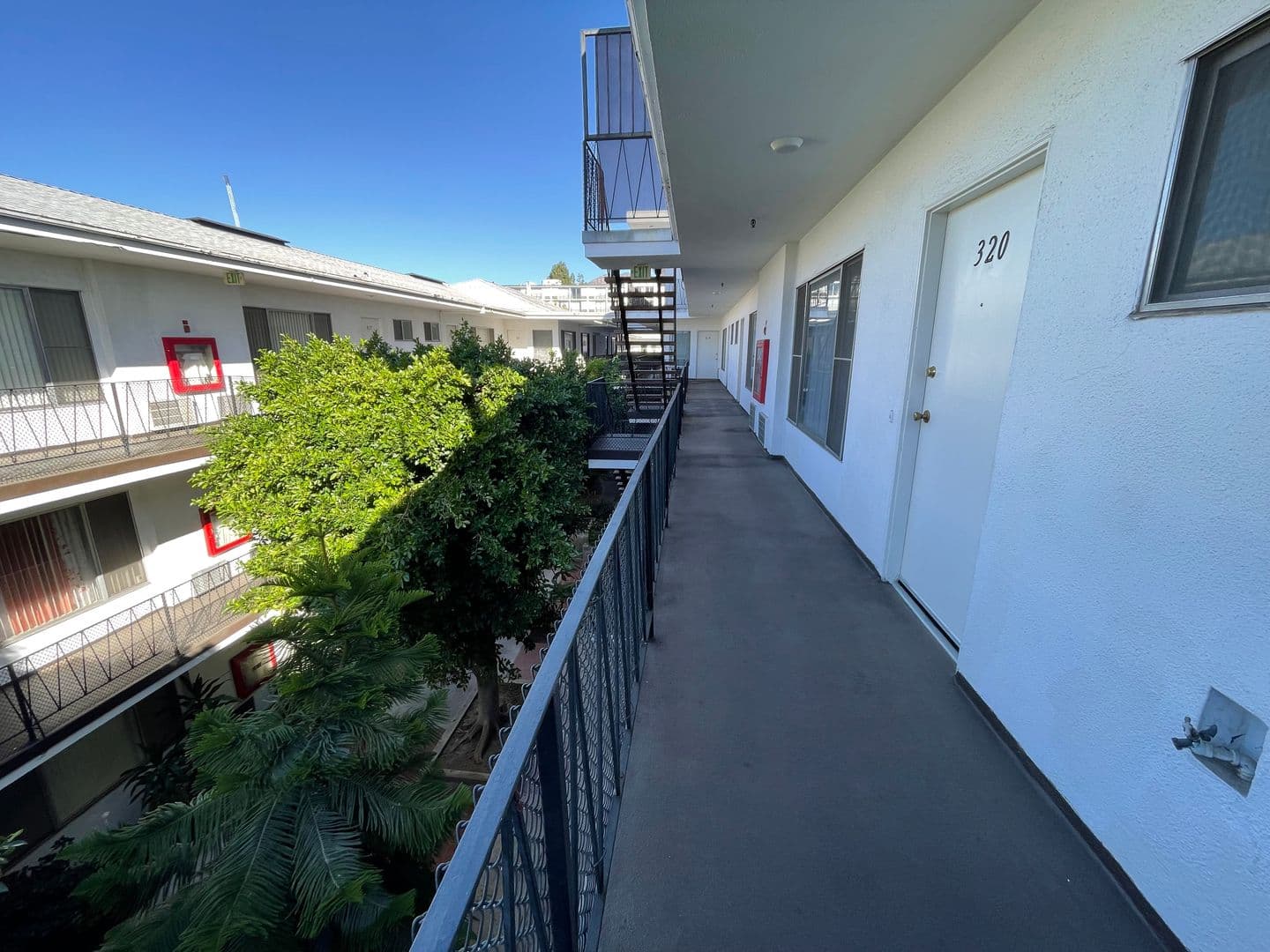Glendale Apartment: 450 W. Doran St.