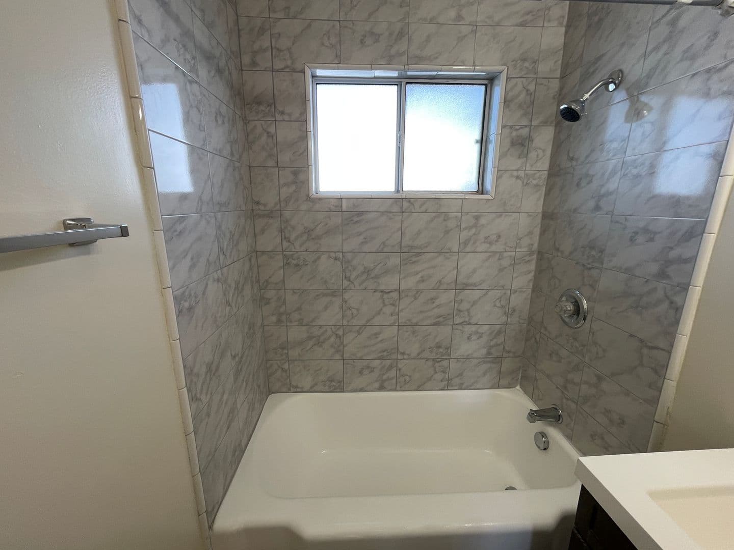 Glendale Apartment: 522 W. Glenoaks Blvd. #B