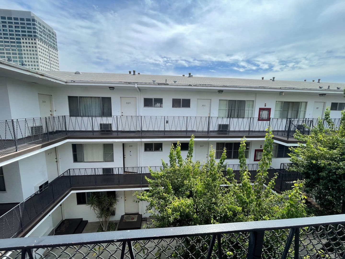 Glendale Apartment: 365 W. Doran St.