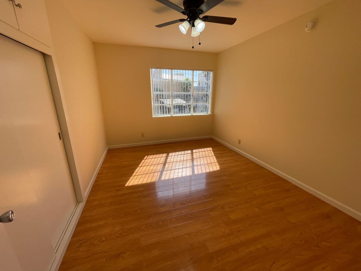 Glendale Apartment: 522 W. Glenoaks Blvd. #B