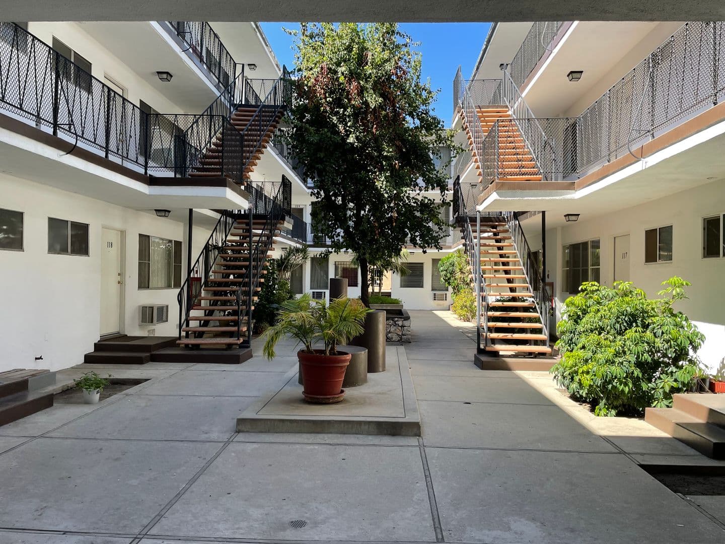 Glendale Apartment: 365 W. Doran St.