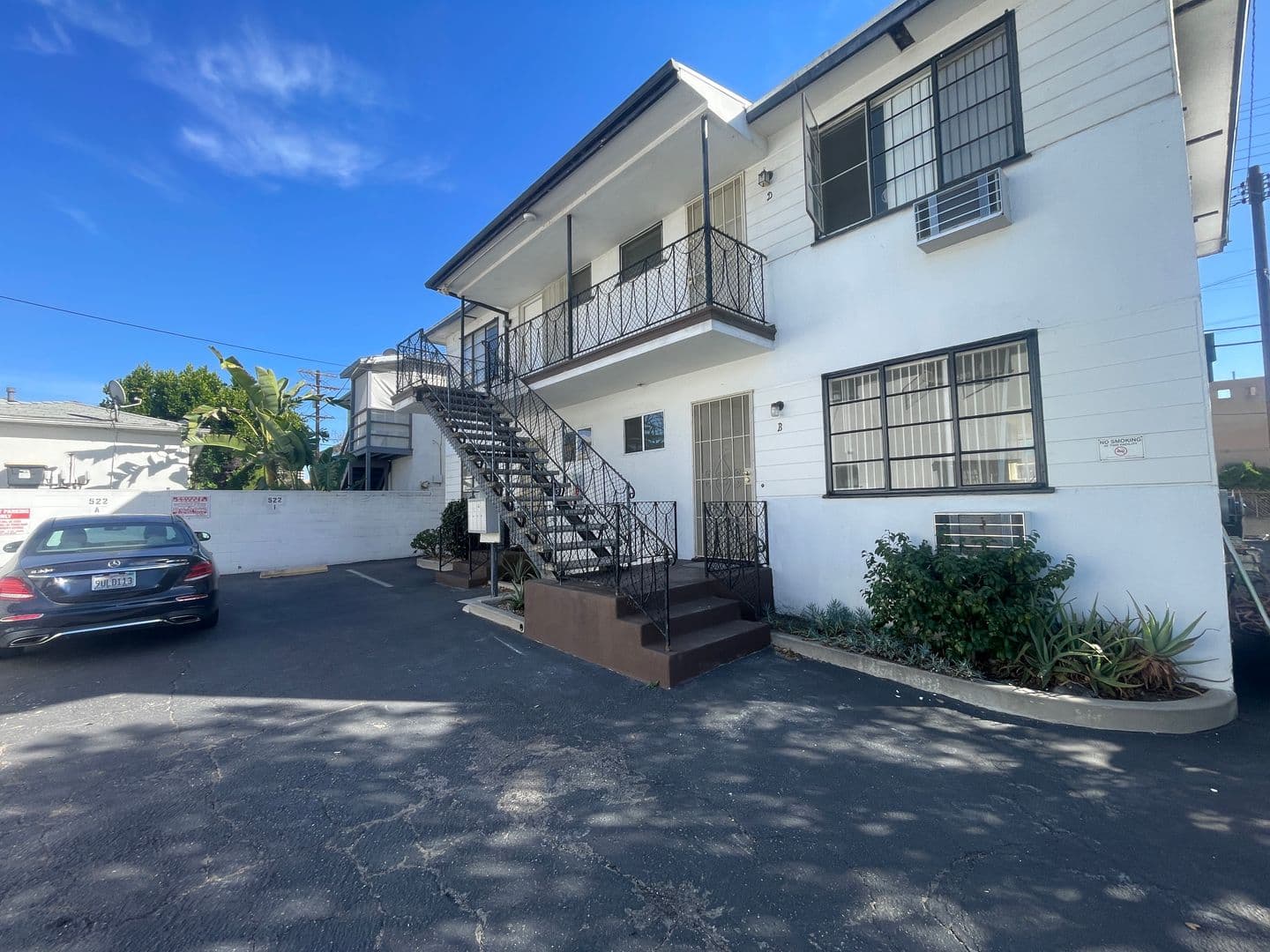 Glendale Apartment: 522 W. Glenoaks Blvd. #B