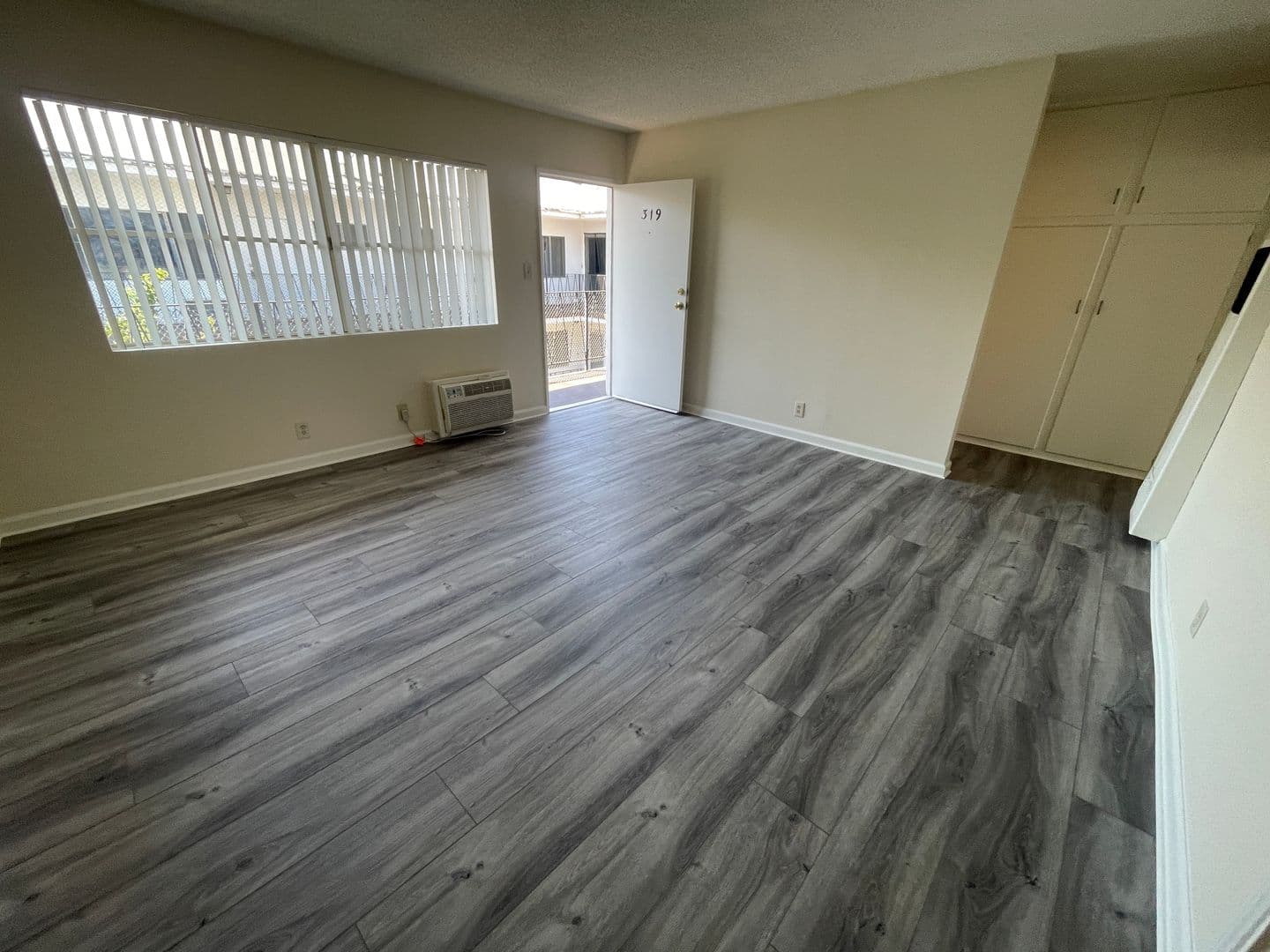 Glendale Apartment: 365 W. Doran St.
