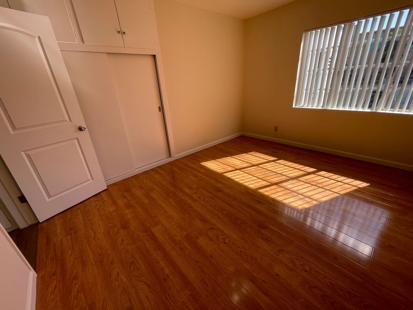 Glendale Apartment: 522 W. Glenoaks Blvd. #B