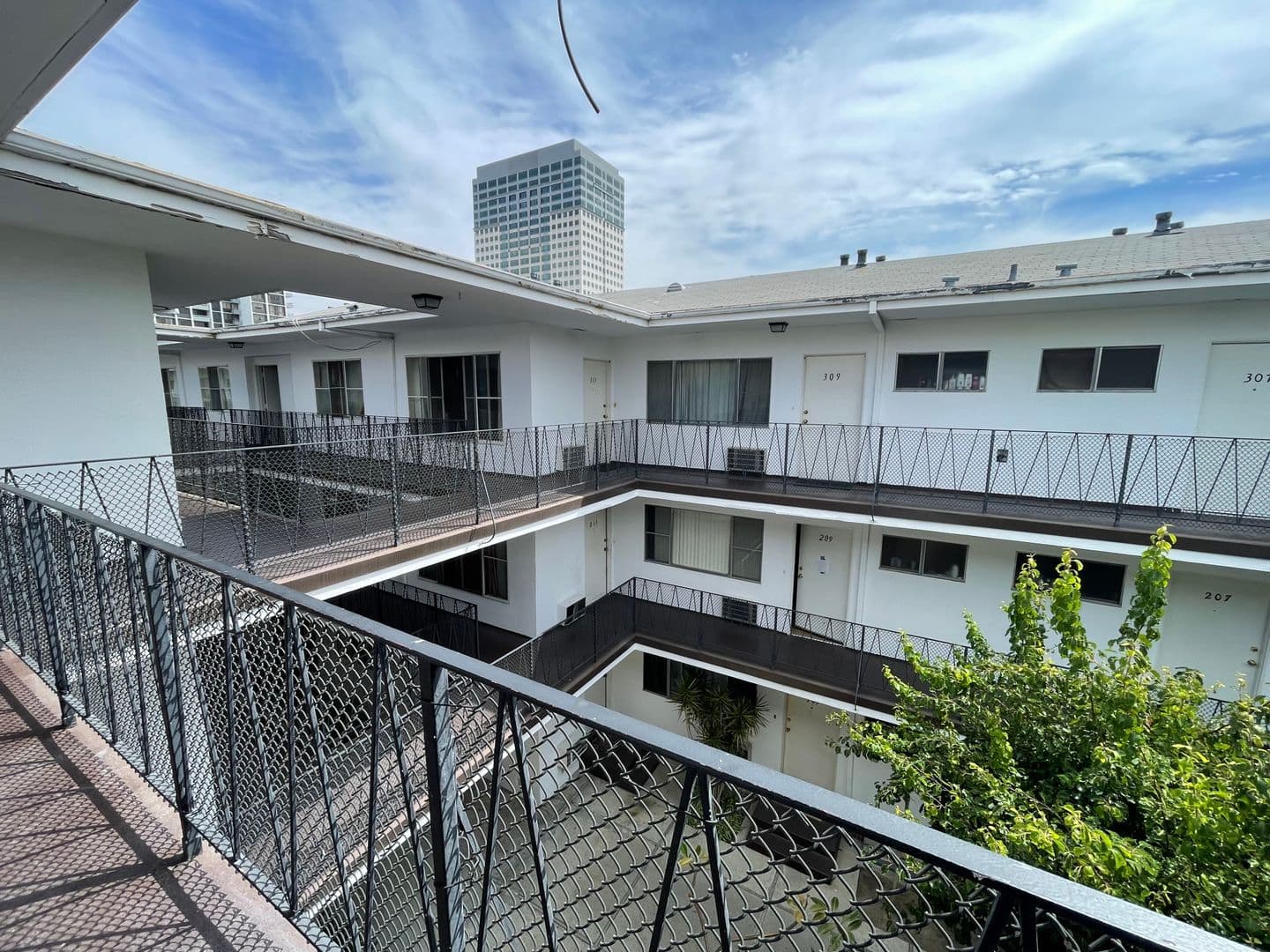 Glendale Apartment: 365 W. Doran St.