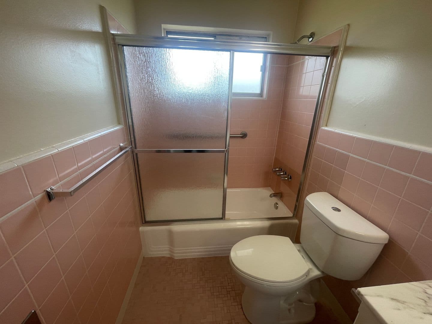 Glendale Apartment: 460 W. Doran St.