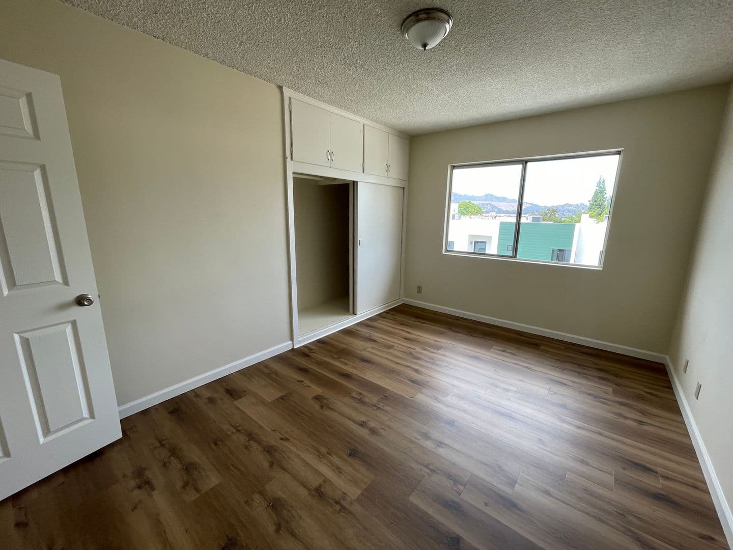 Glendale Apartment: 365 W. Doran St.